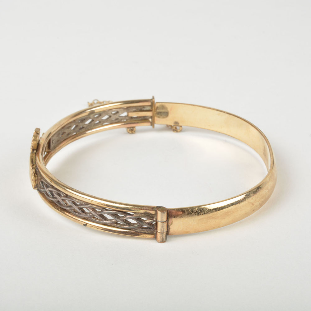 9K Yellow Gold Claddagh Bangle