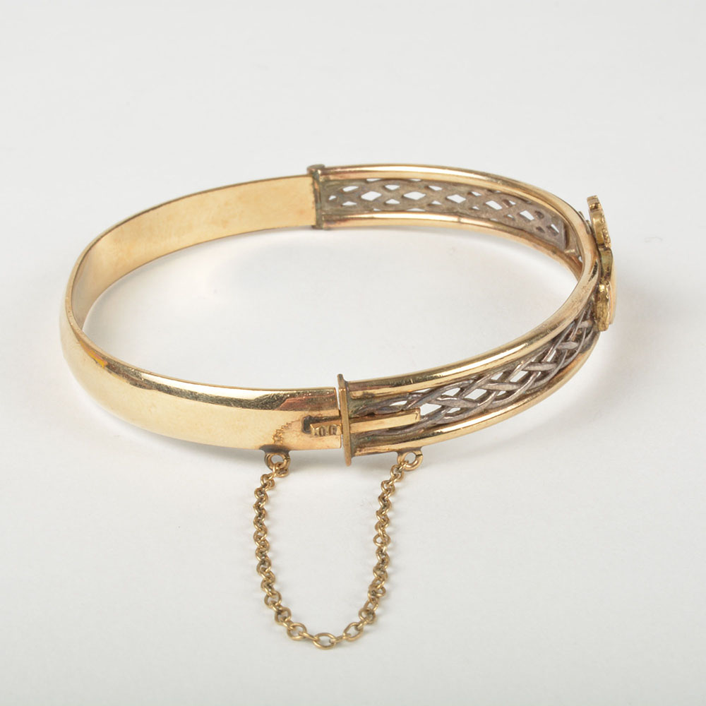 9K Yellow Gold Claddagh Bangle
