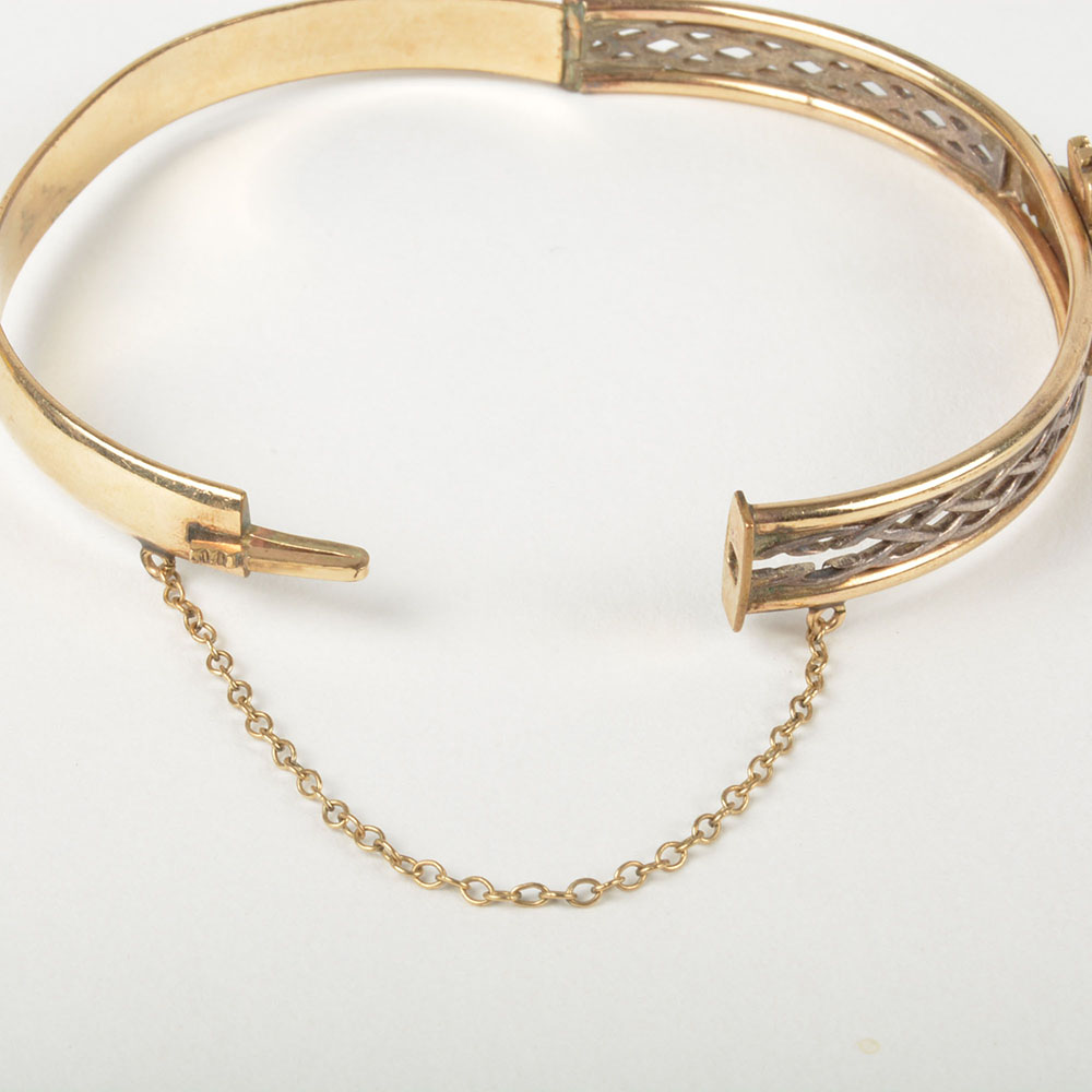 9K Yellow Gold Claddagh Bangle
