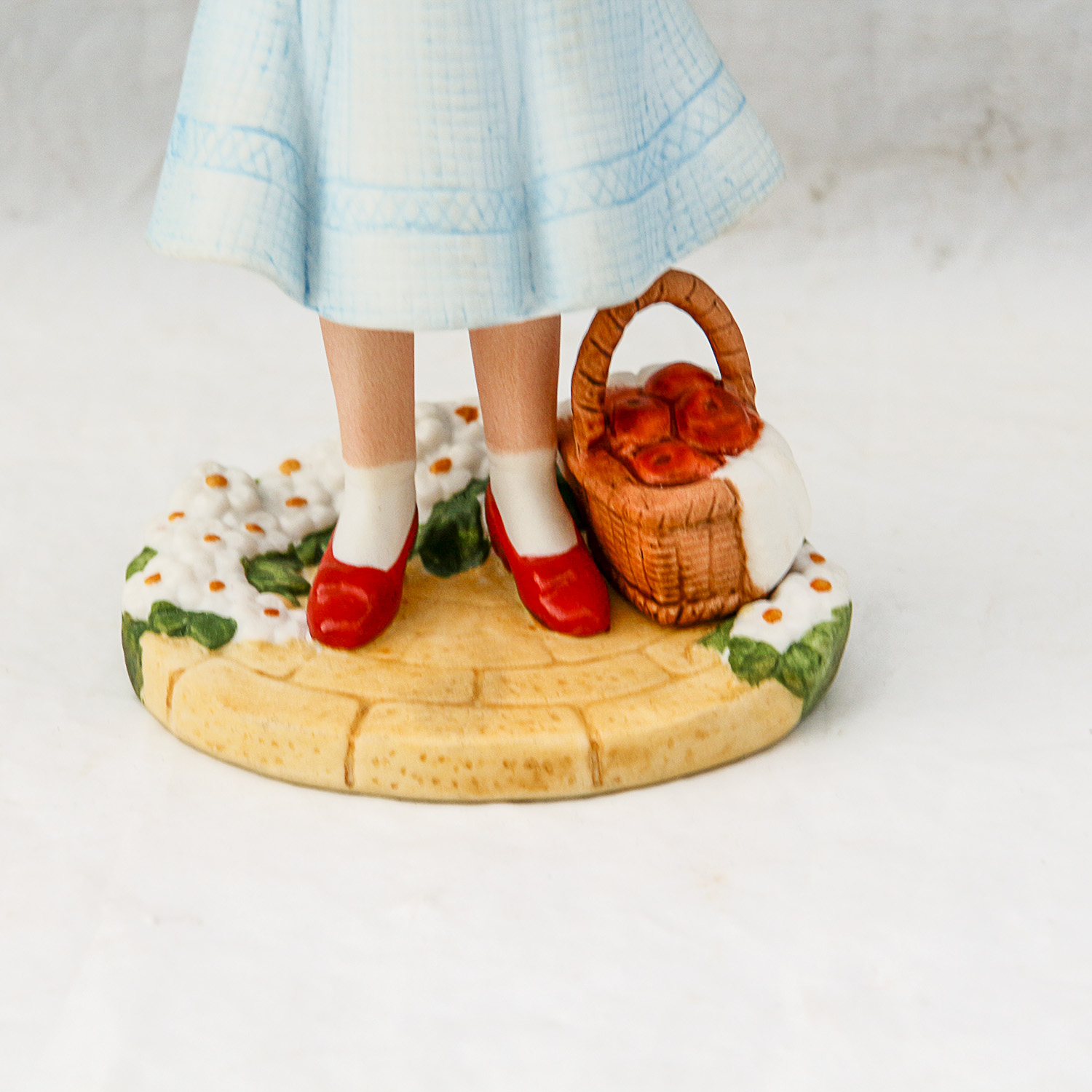 Avon Images of Hollywood Scarlett O'hara and Dorothy Figurines