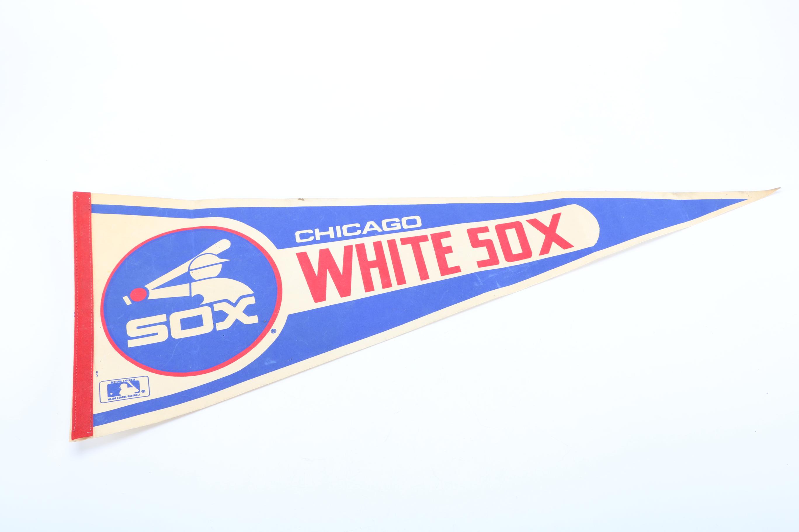 Vintage Chicago Sports Decor And Pins