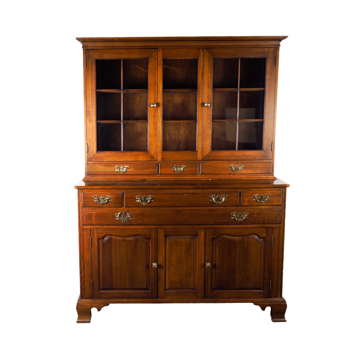Willett Wildwood Cherry China Cabinet