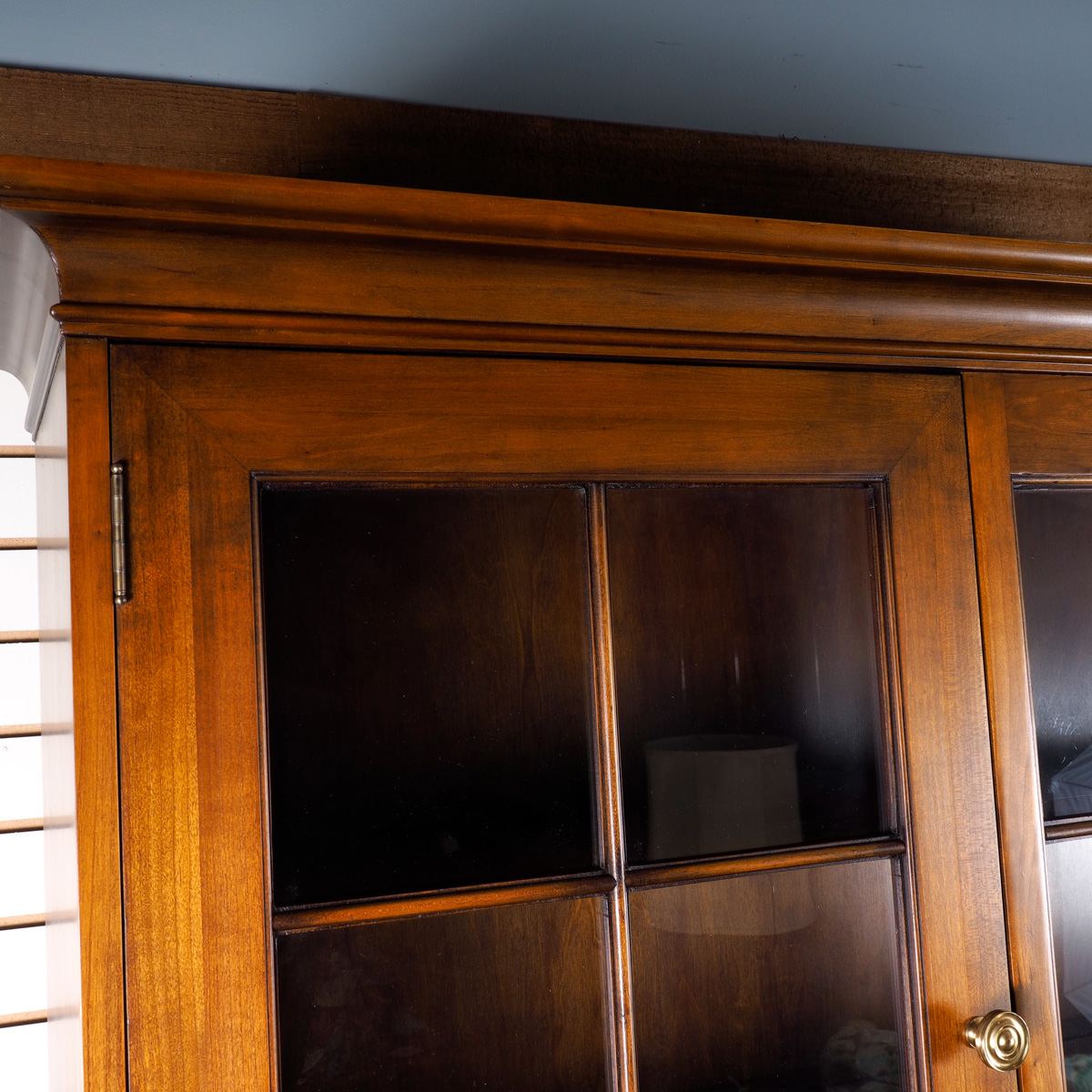 Willett Wildwood Cherry China Cabinet