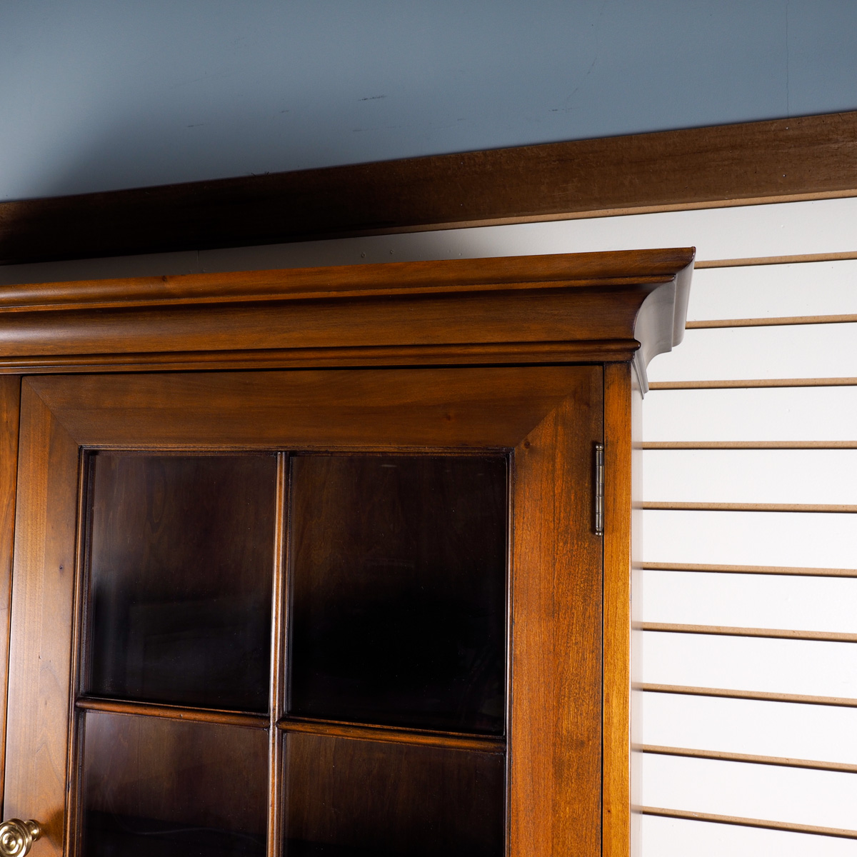 Willett Wildwood Cherry China Cabinet