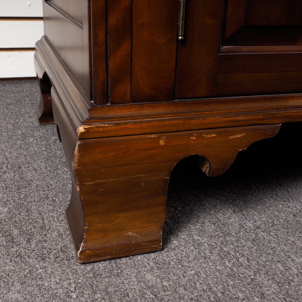 Willett Wildwood Cherry China Cabinet