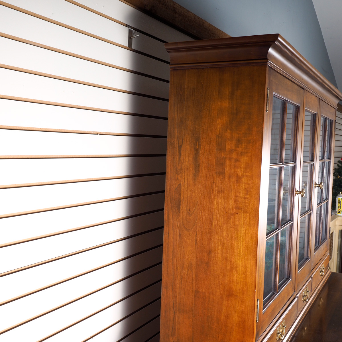 Willett Wildwood Cherry China Cabinet