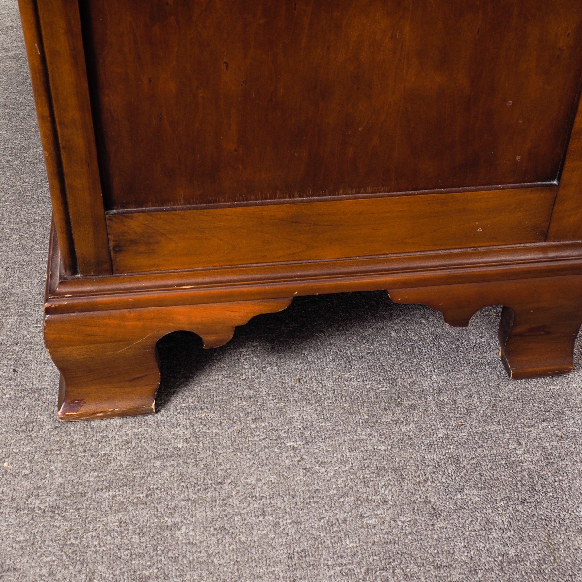 Willett Wildwood Cherry China Cabinet