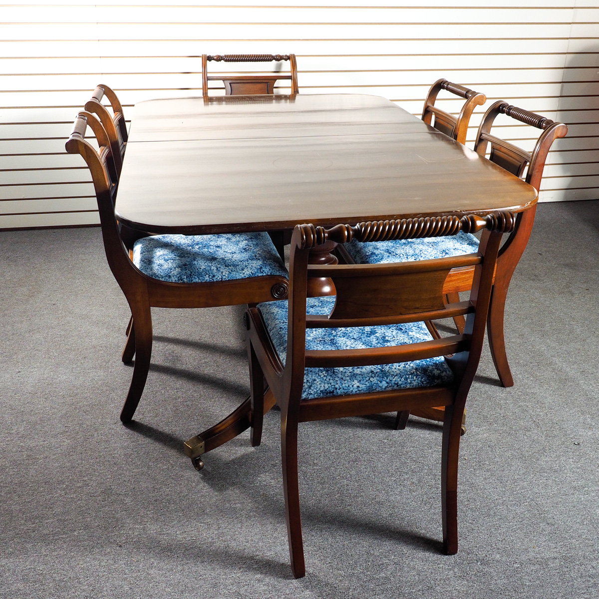 Willett Mid-Century Dining Table and Chairs