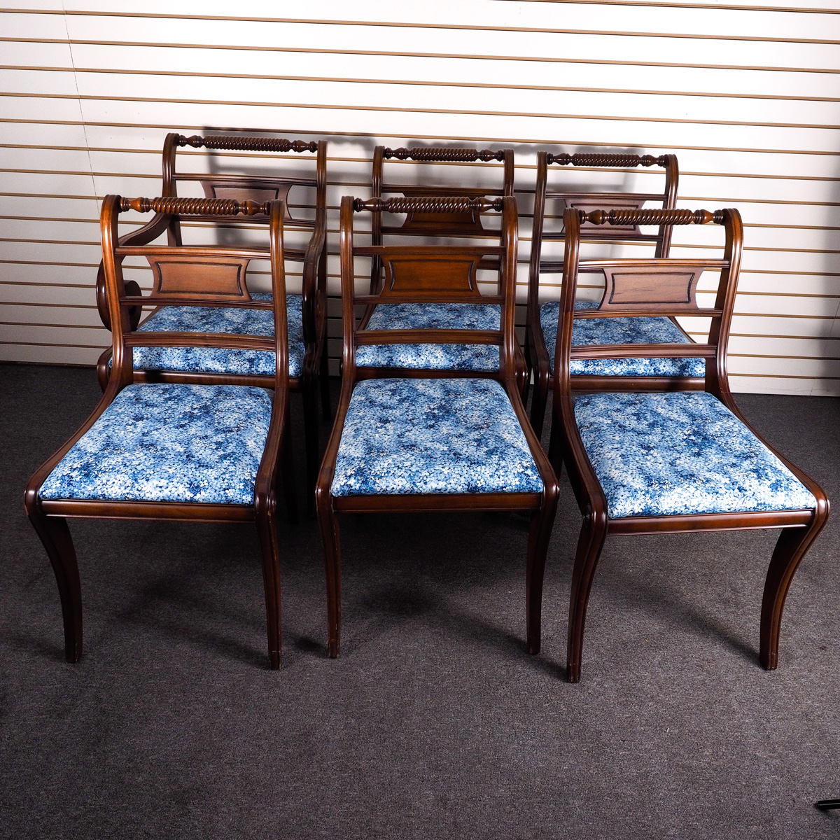 Willett Mid-Century Dining Table and Chairs