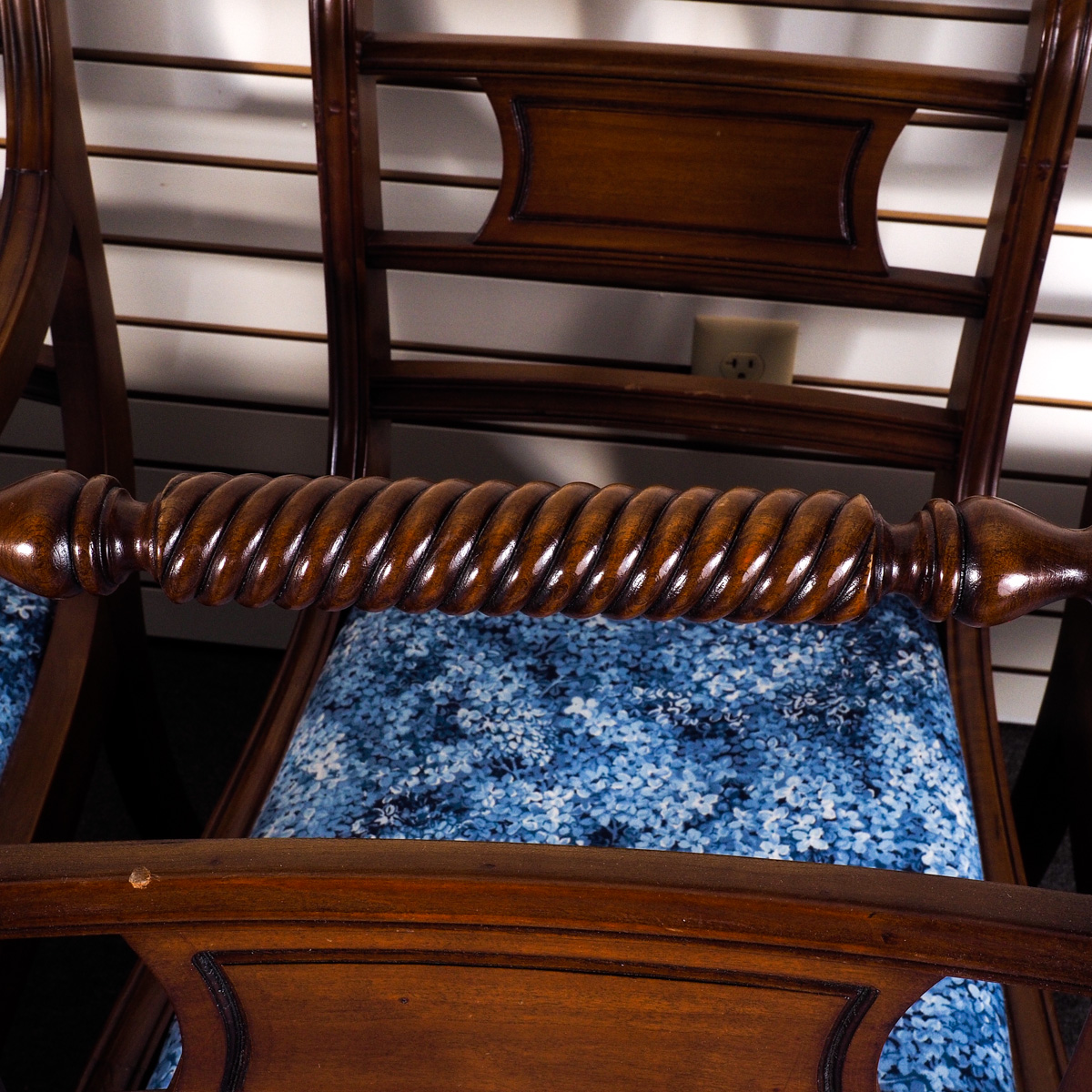 Willett Mid-Century Dining Table and Chairs