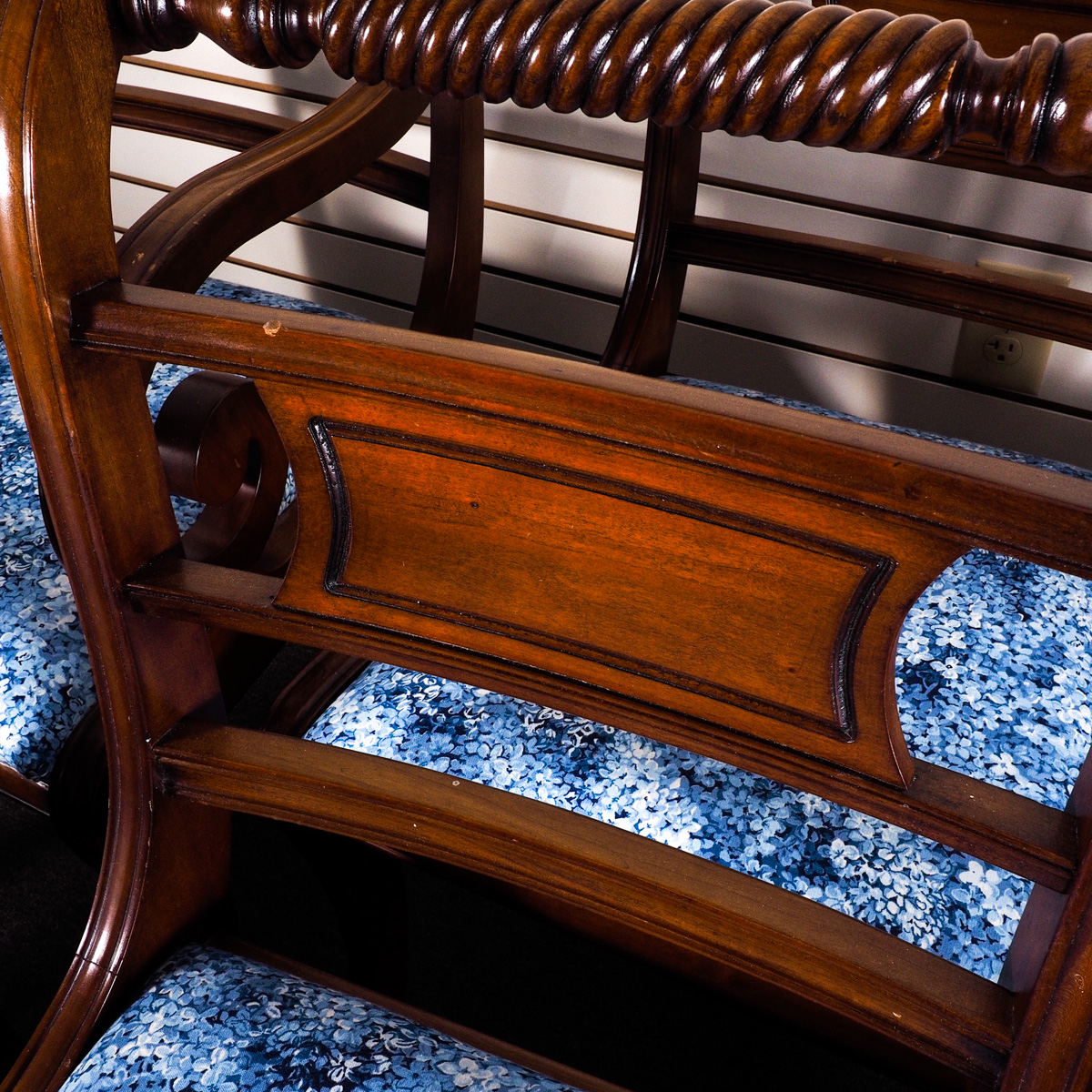 Willett Mid-Century Dining Table and Chairs