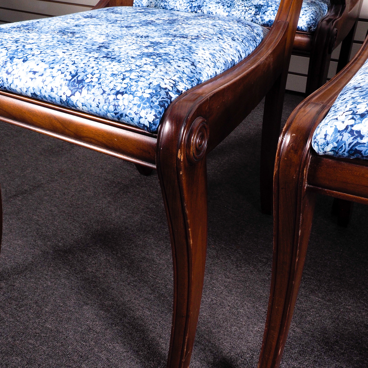 Willett Mid-Century Dining Table and Chairs