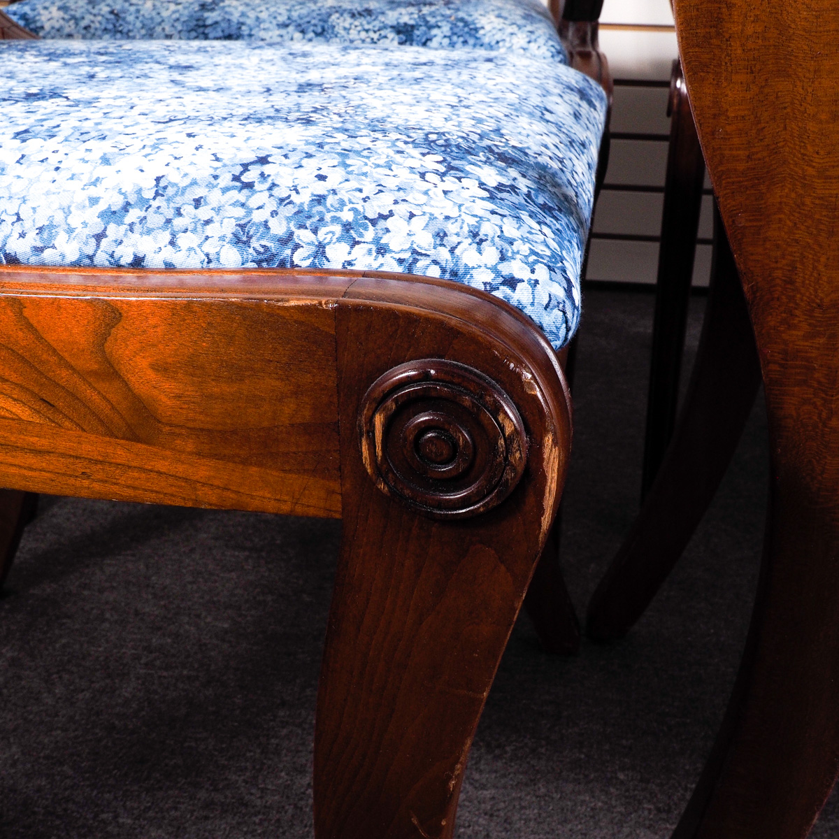 Willett Mid-Century Dining Table and Chairs