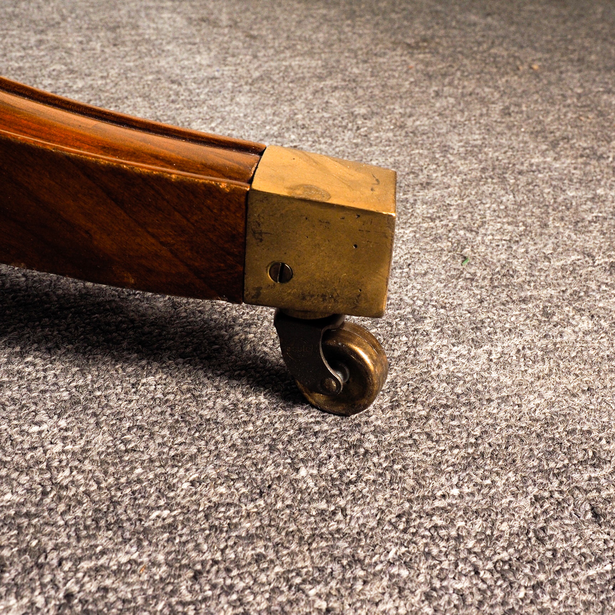 Willett Mid-Century Dining Table and Chairs