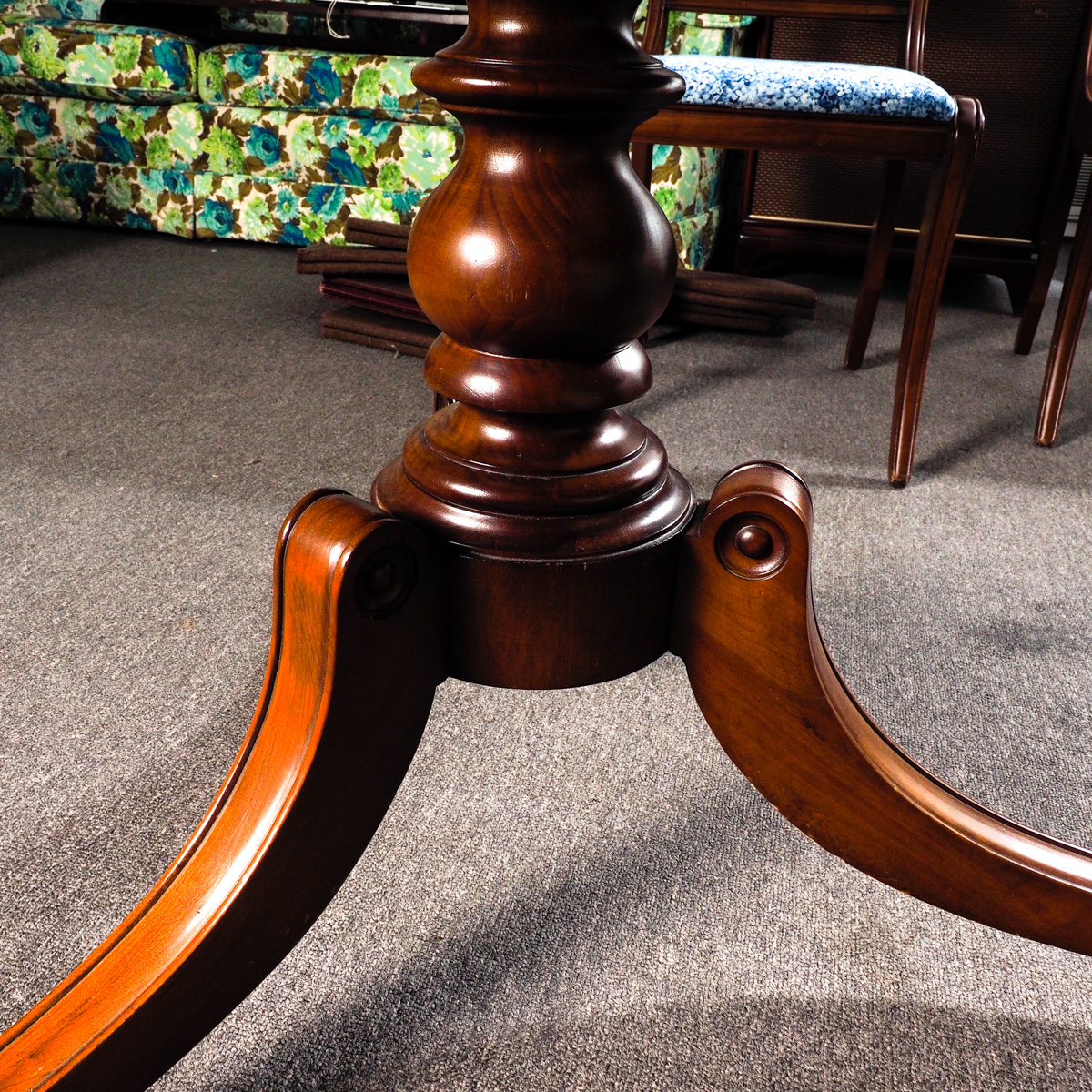 Willett Mid-Century Dining Table and Chairs