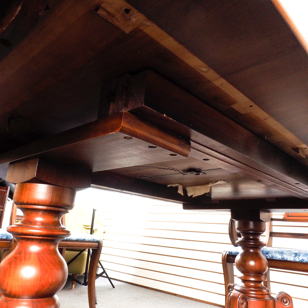 Willett Mid-Century Dining Table and Chairs