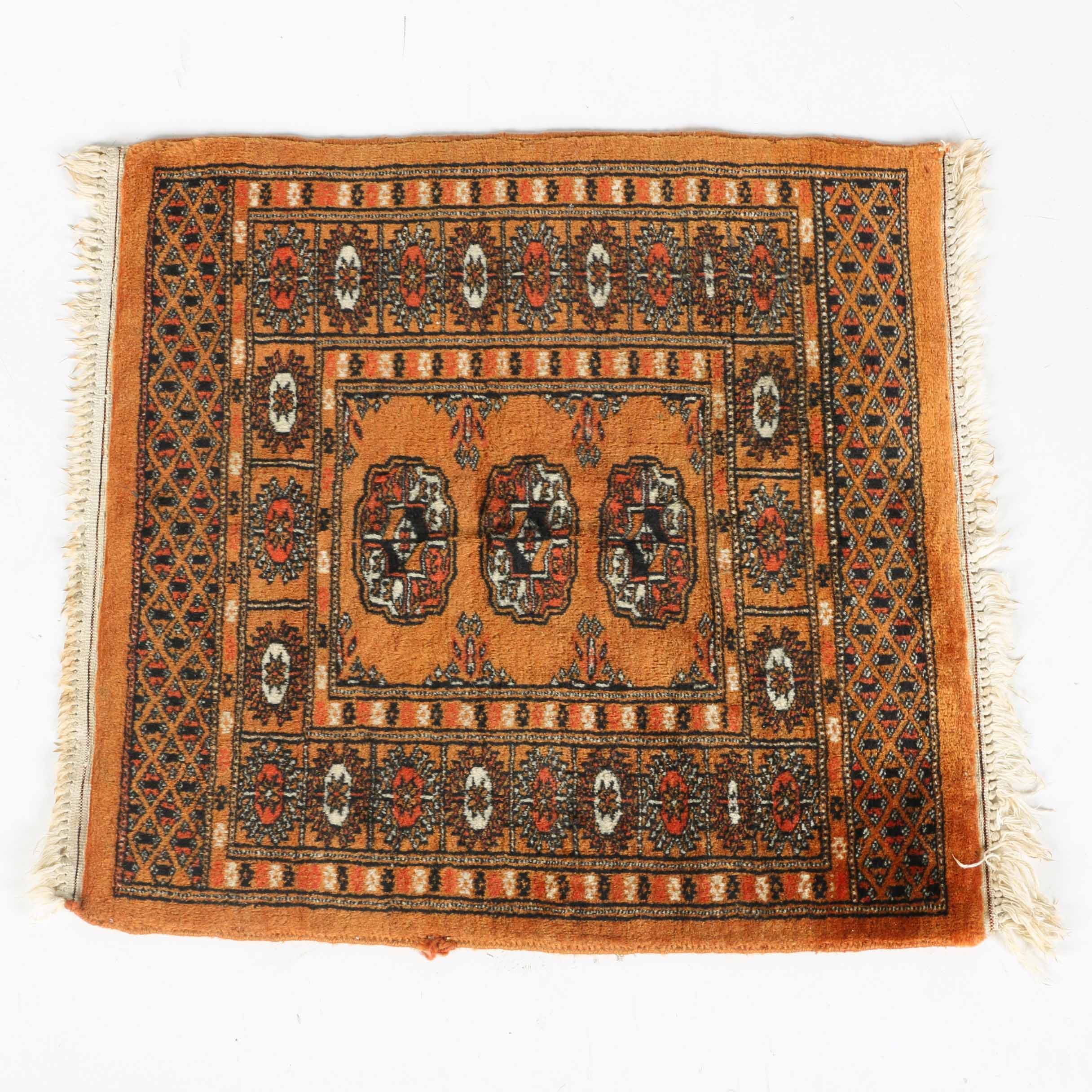 Handwoven Tekke Bokhara Style Accent Rug