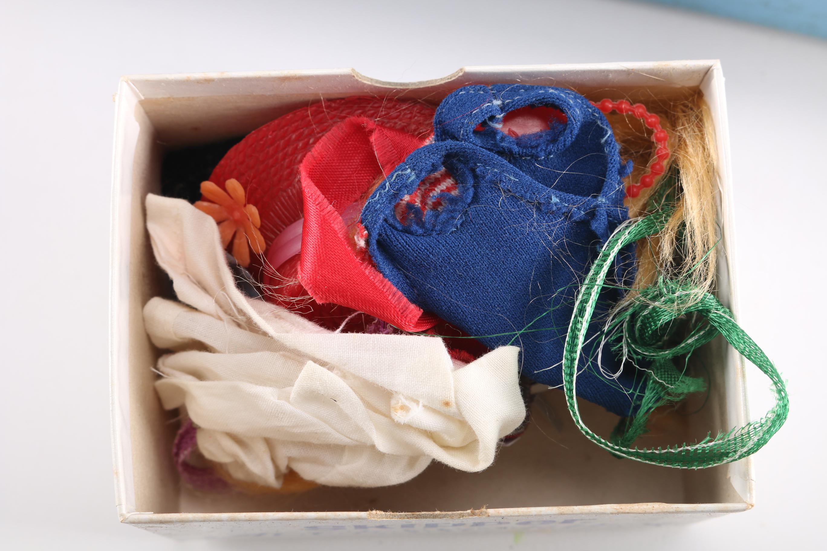 Vintage Skipper Case With Barbie Dolls and Accessories