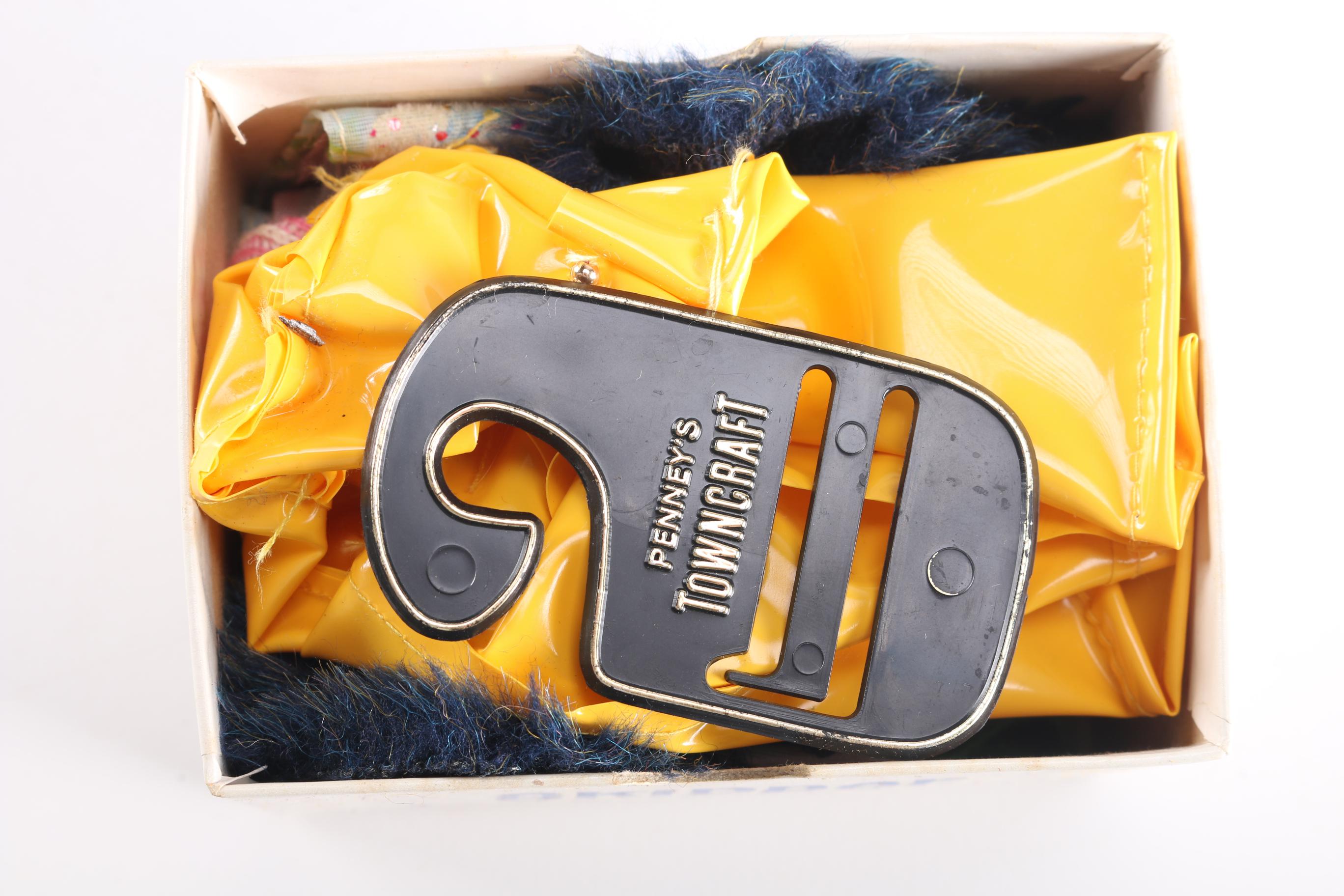 Vintage Skipper Case With Barbie Dolls and Accessories