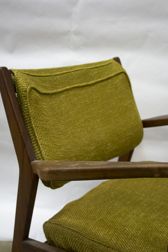 Signed Jens Risom Danish Modern Walnut Lounge Chair