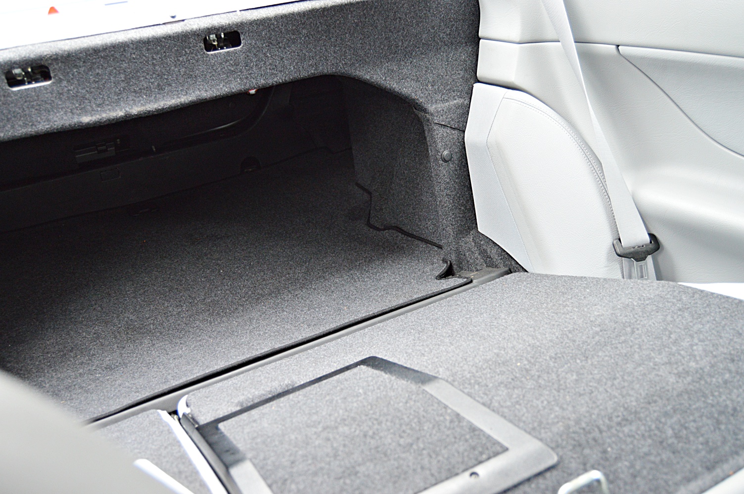 1998 Mercedes-Benz CLX 320 Sedan