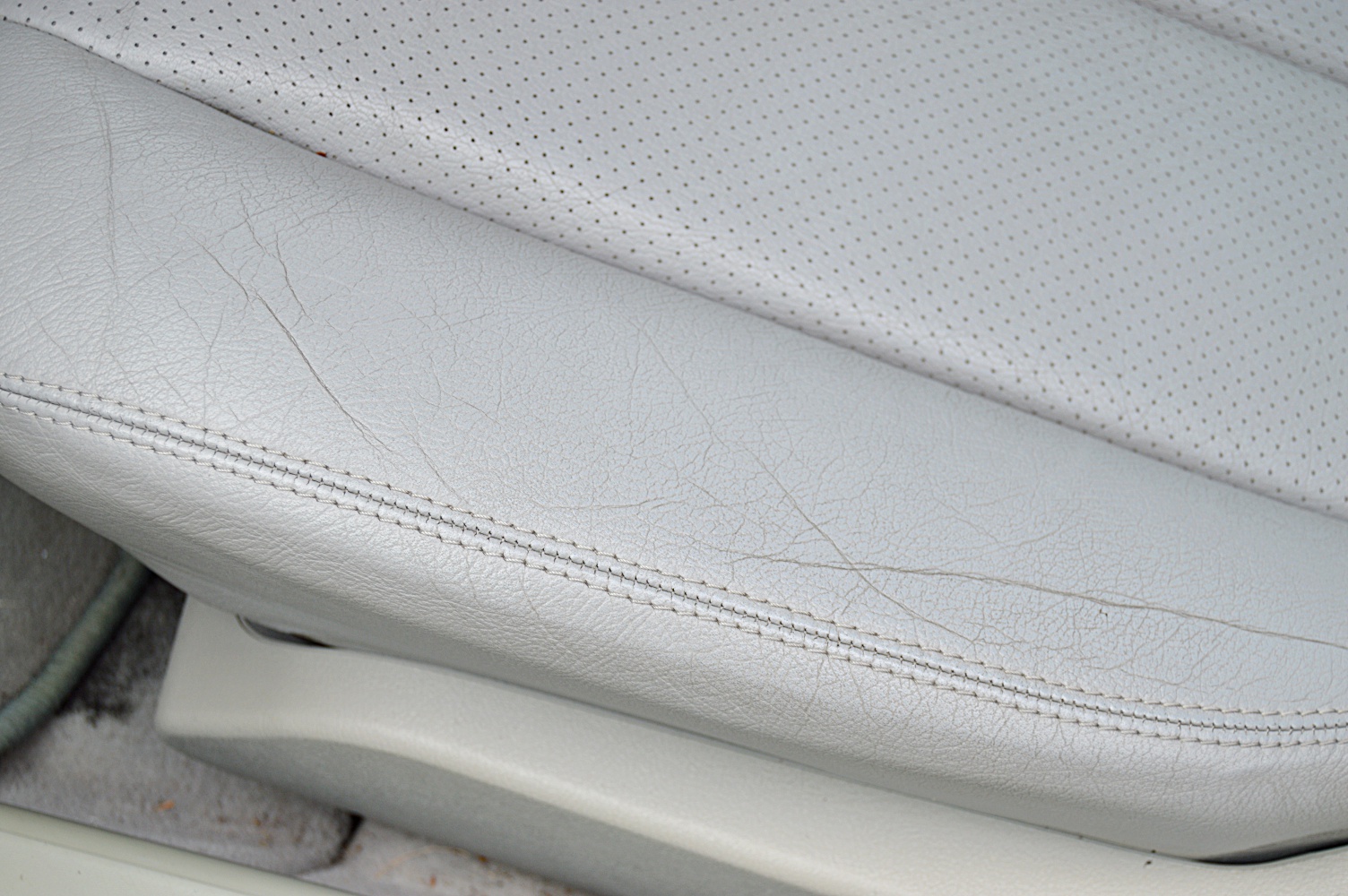 1998 Mercedes-Benz CLX 320 Sedan