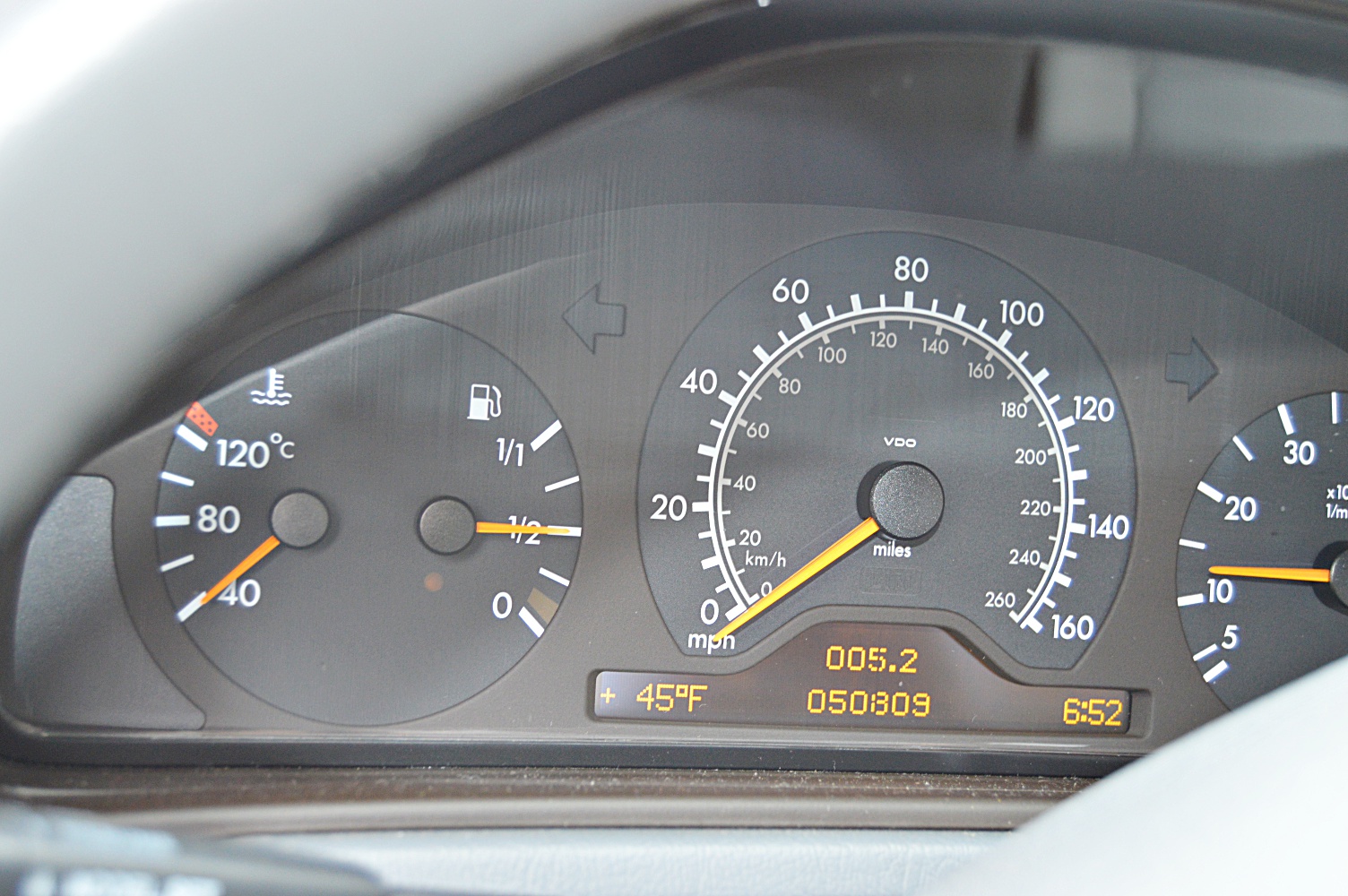 1998 Mercedes-Benz CLX 320 Sedan