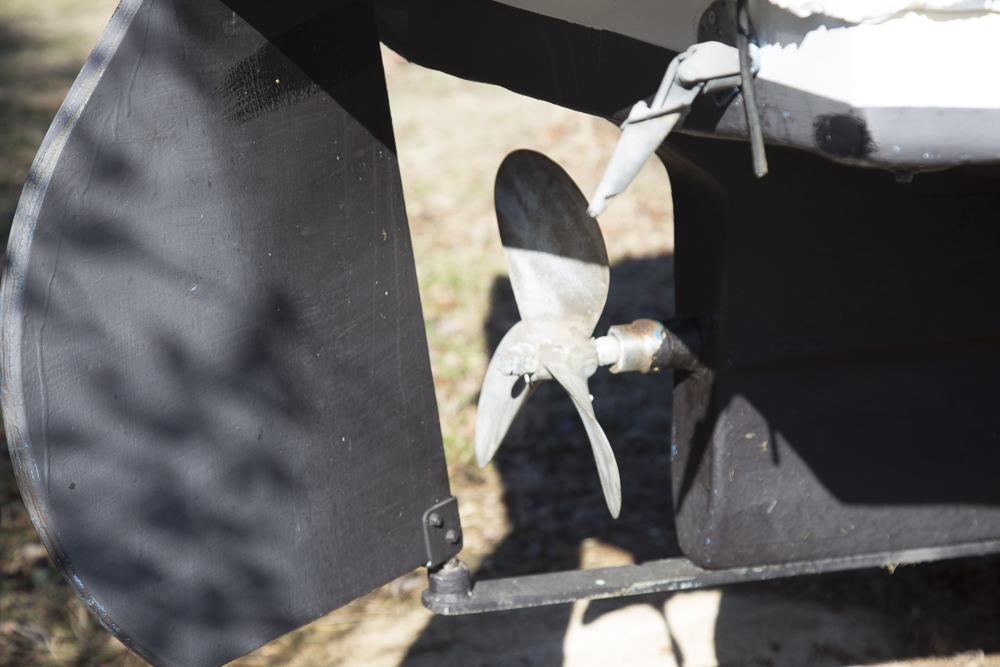 2002 Tacar 22 Foot Launch With Trailer