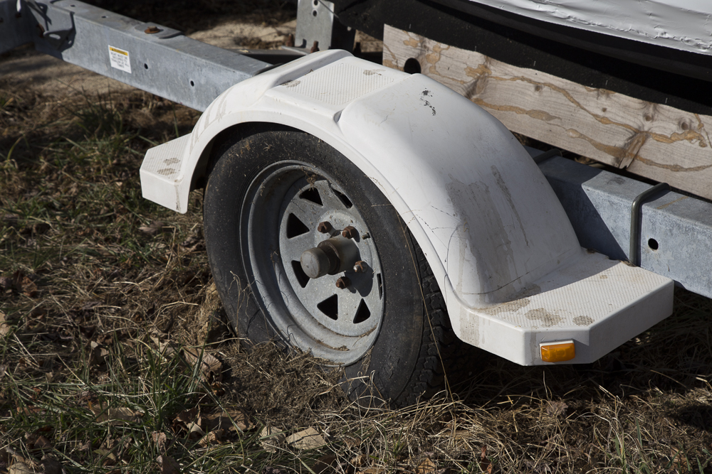 2002 Tacar 22 Foot Launch With Trailer