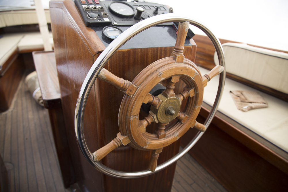 2002 Tacar 22 Foot Launch With Trailer