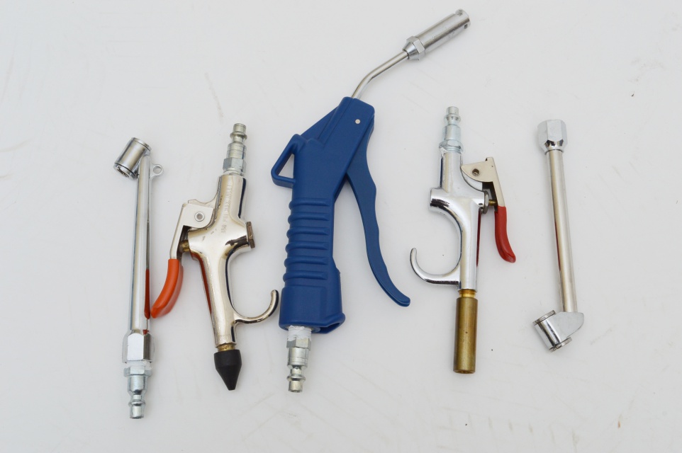 Air Compressor Gauges and Tips