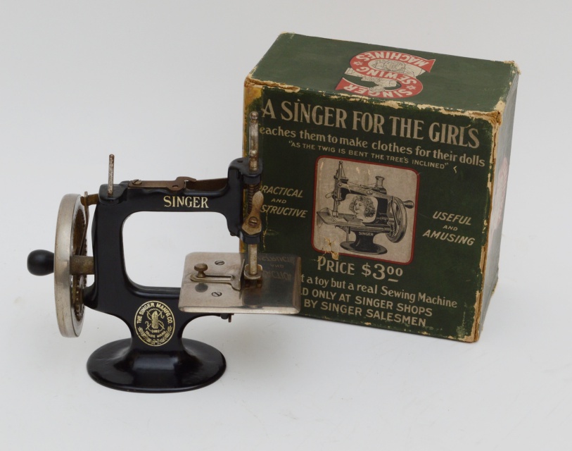 Child's Antique Singer Sewing Machine