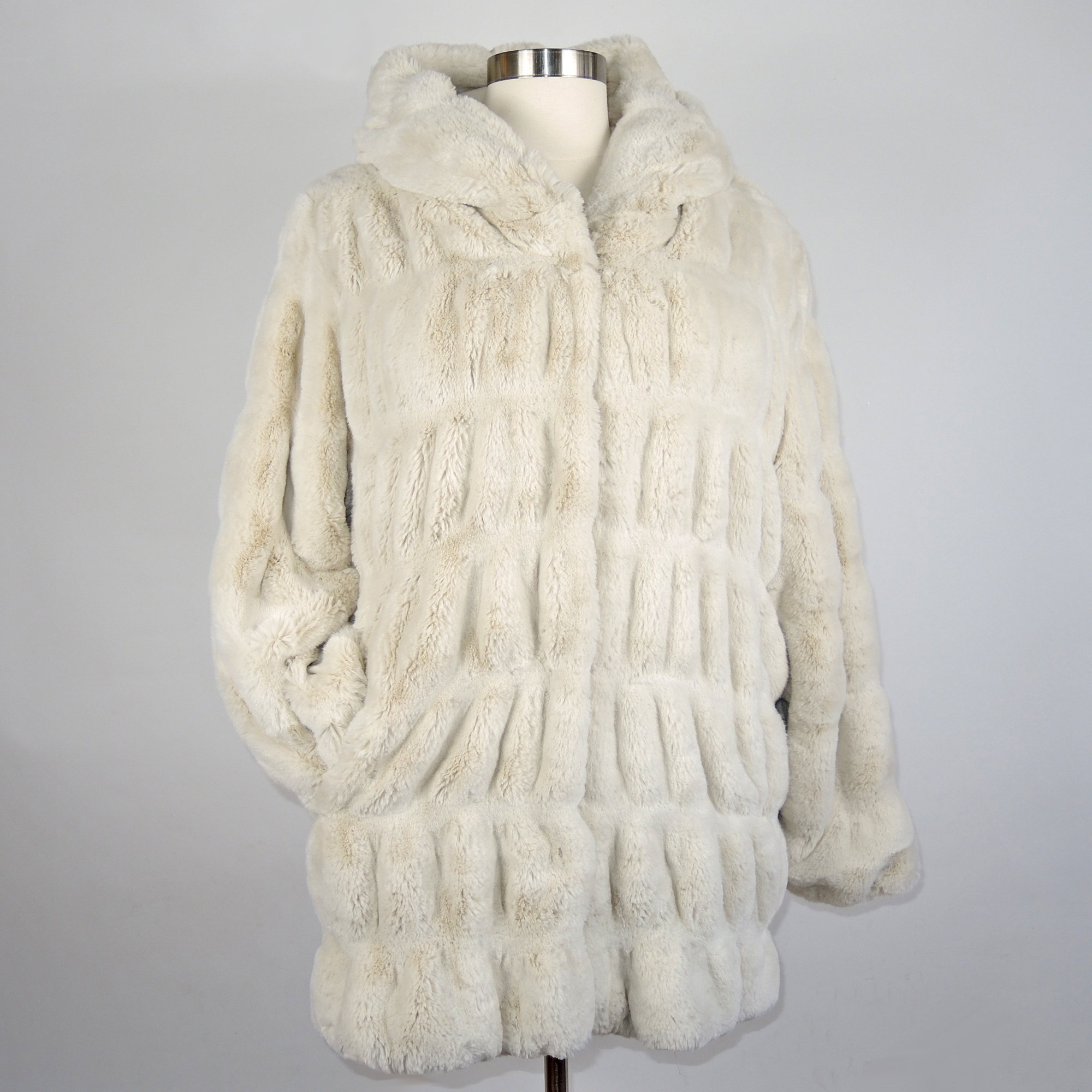 Donna Salyers Fabulous Furs White Faux Fur Coat