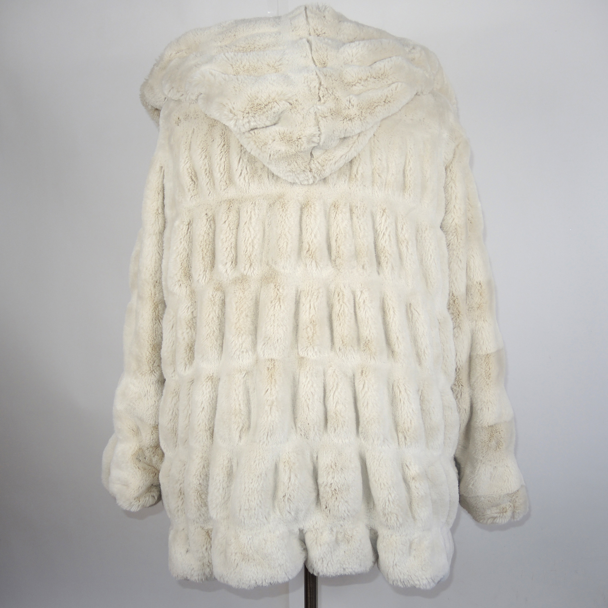Donna Salyers Fabulous Furs White Faux Fur Coat