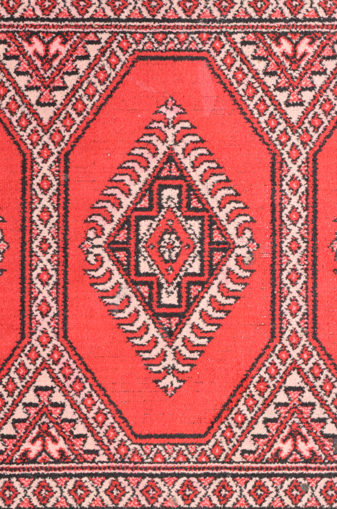 Power Loomed Art Silk Jaldar Bokhara Accent Rug
