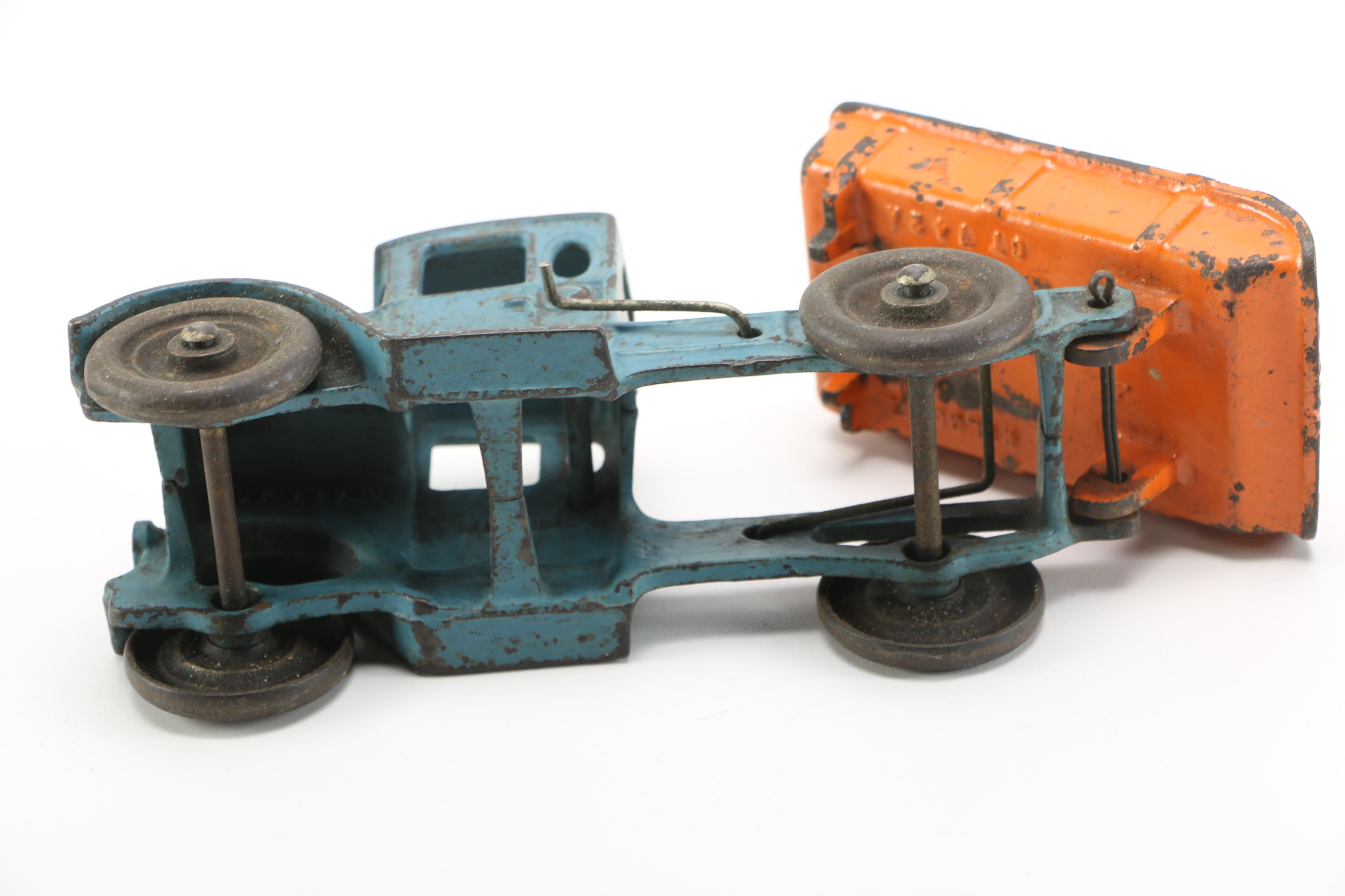1930s Kilgore Cast Iron Dump Truck Toy