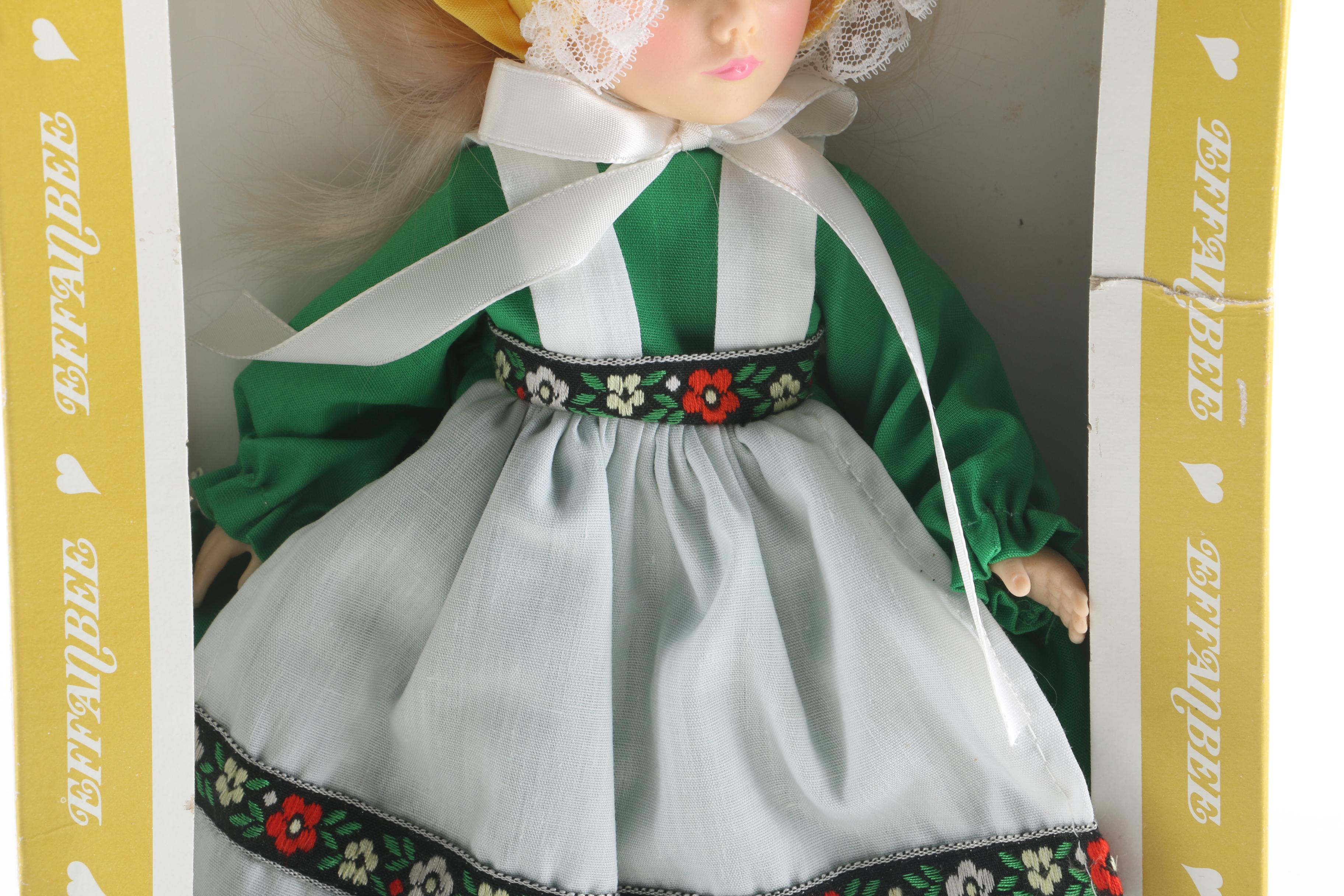 Circa 1976 Effanbee "Mother Hubbard" Doll