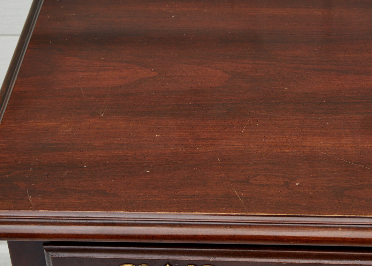Harden Furniture Queen Anne-Style Mahogany Lowboy