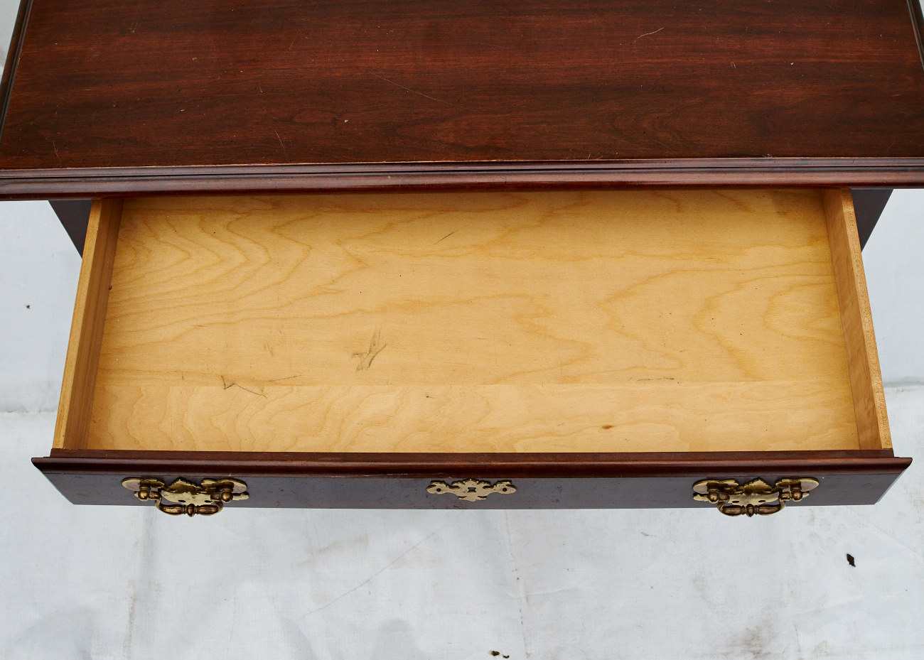 Harden Furniture Queen Anne-Style Mahogany Lowboy