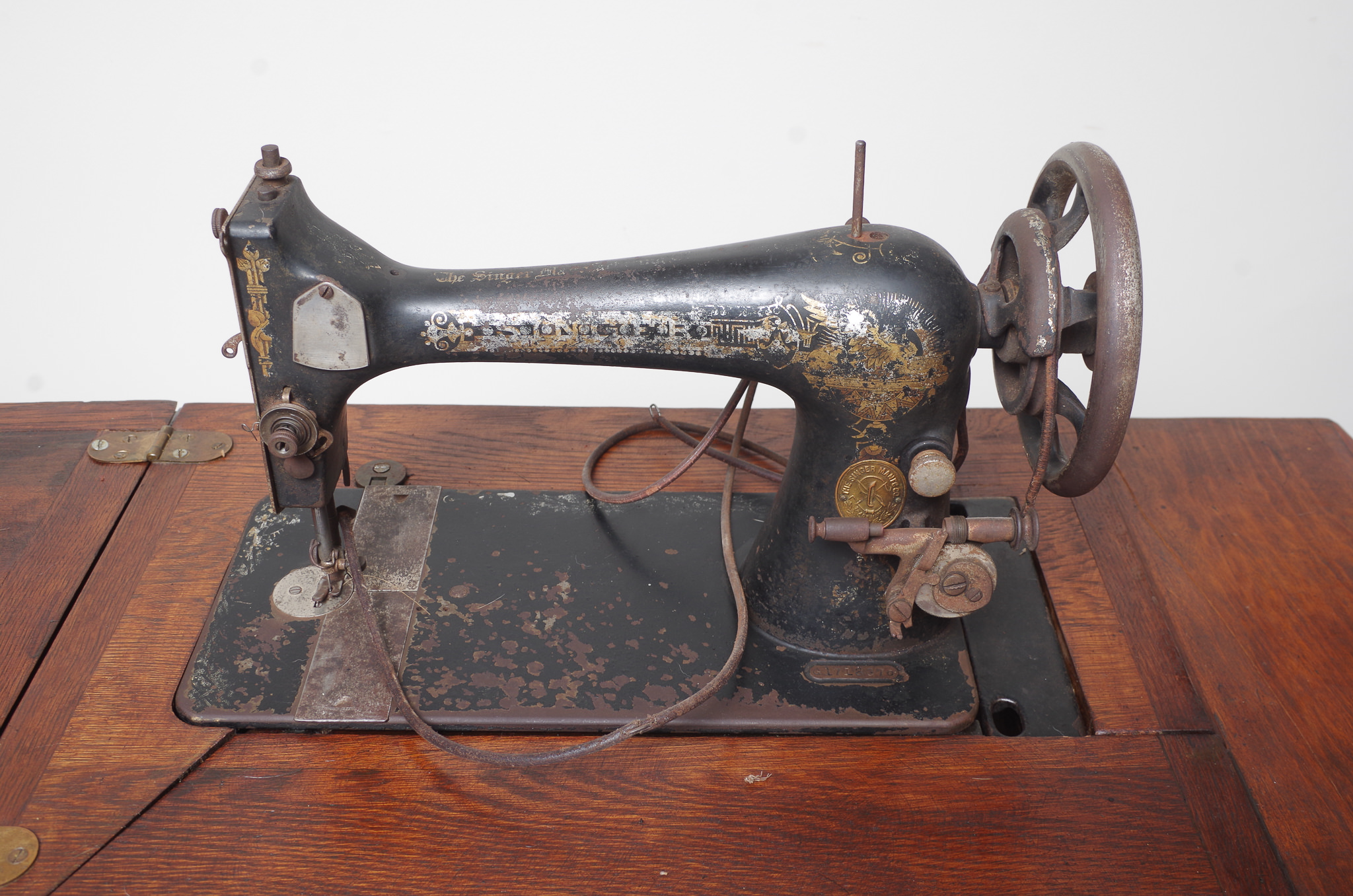 Singer Sewing Machine Table in Cast Iron Base