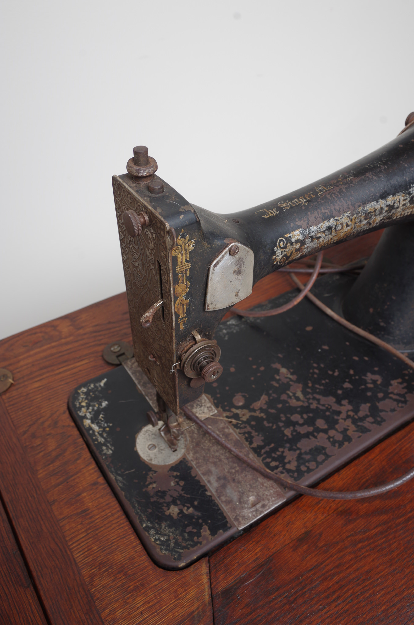 Singer Sewing Machine Table in Cast Iron Base