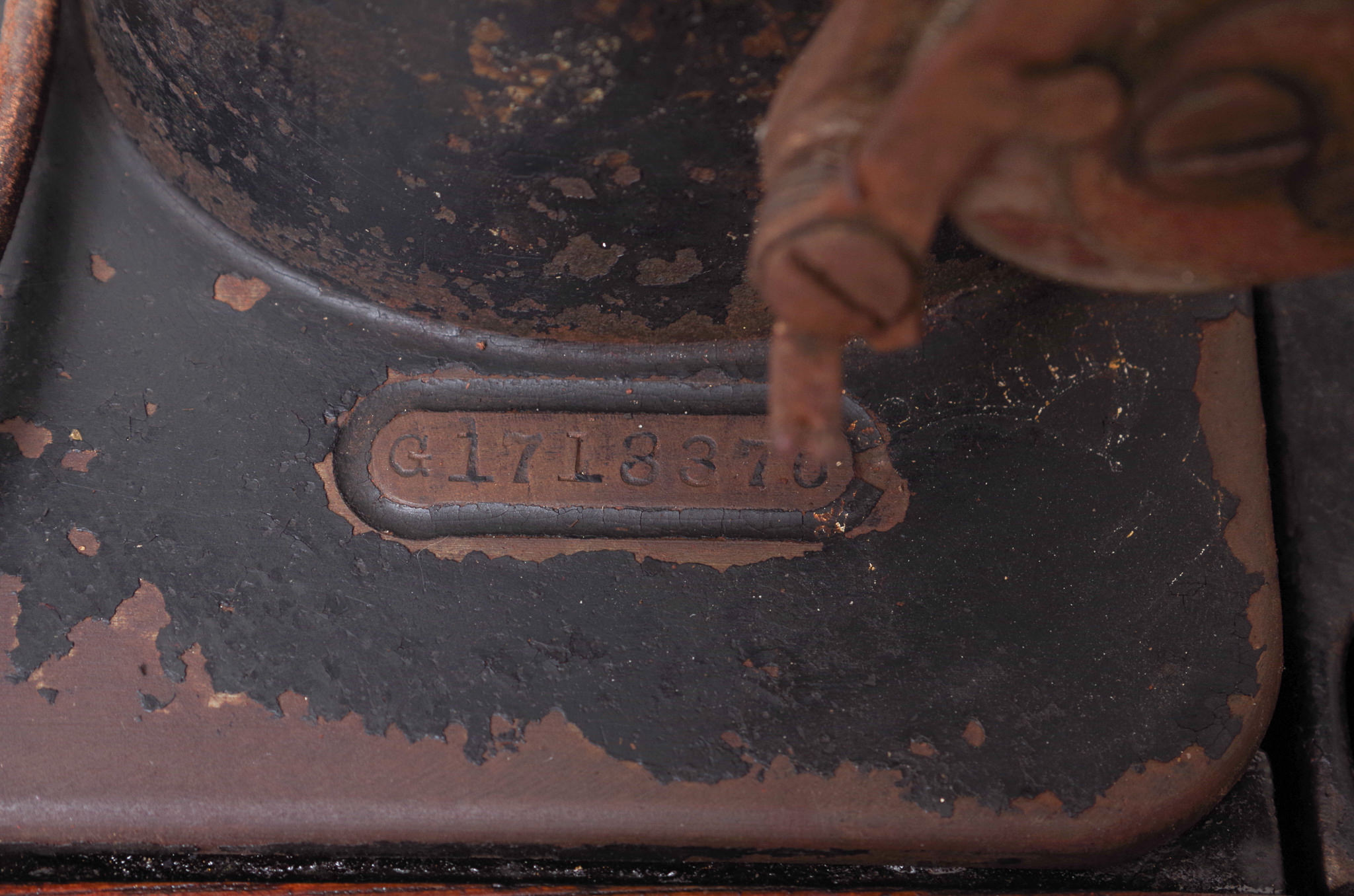 Singer Sewing Machine Table in Cast Iron Base