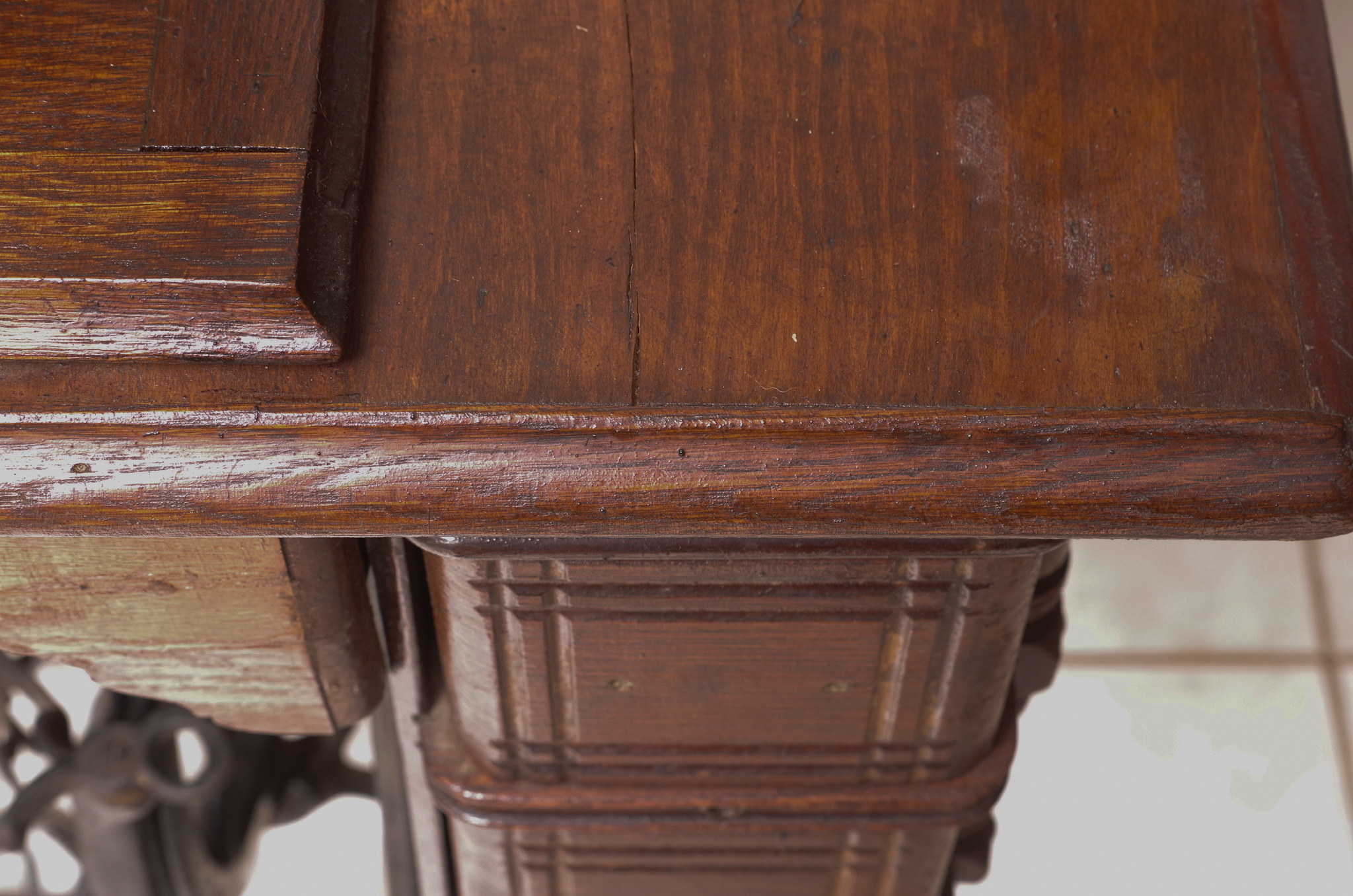 Singer Sewing Machine Table in Cast Iron Base