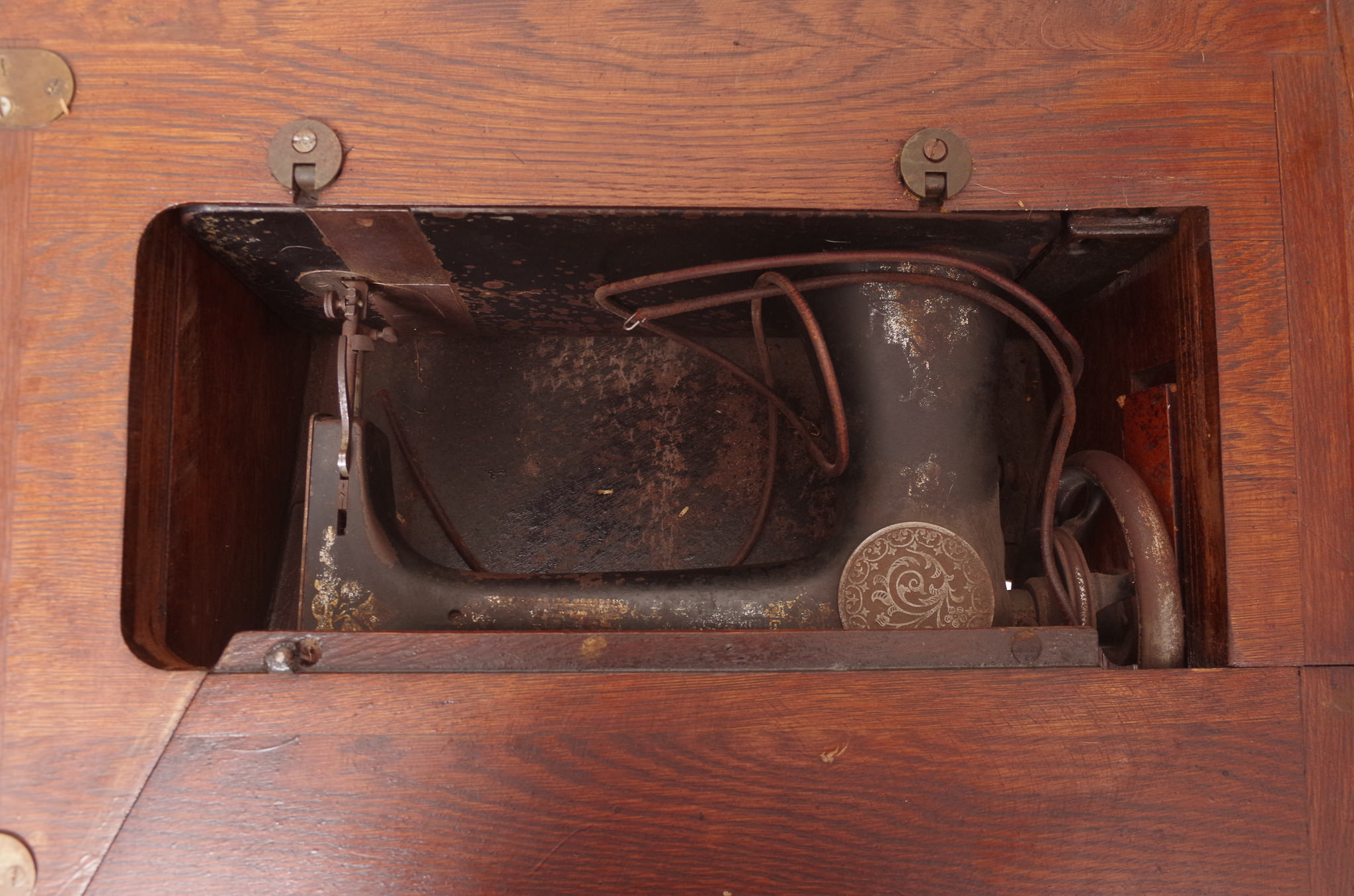 Singer Sewing Machine Table in Cast Iron Base
