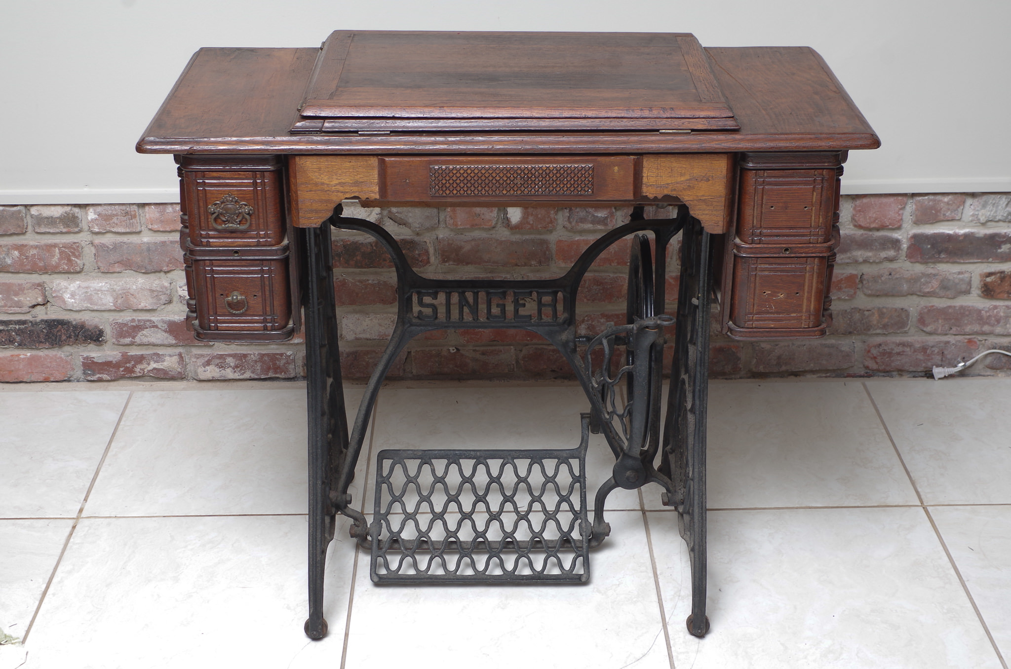 Singer Sewing Machine Table in Cast Iron Base