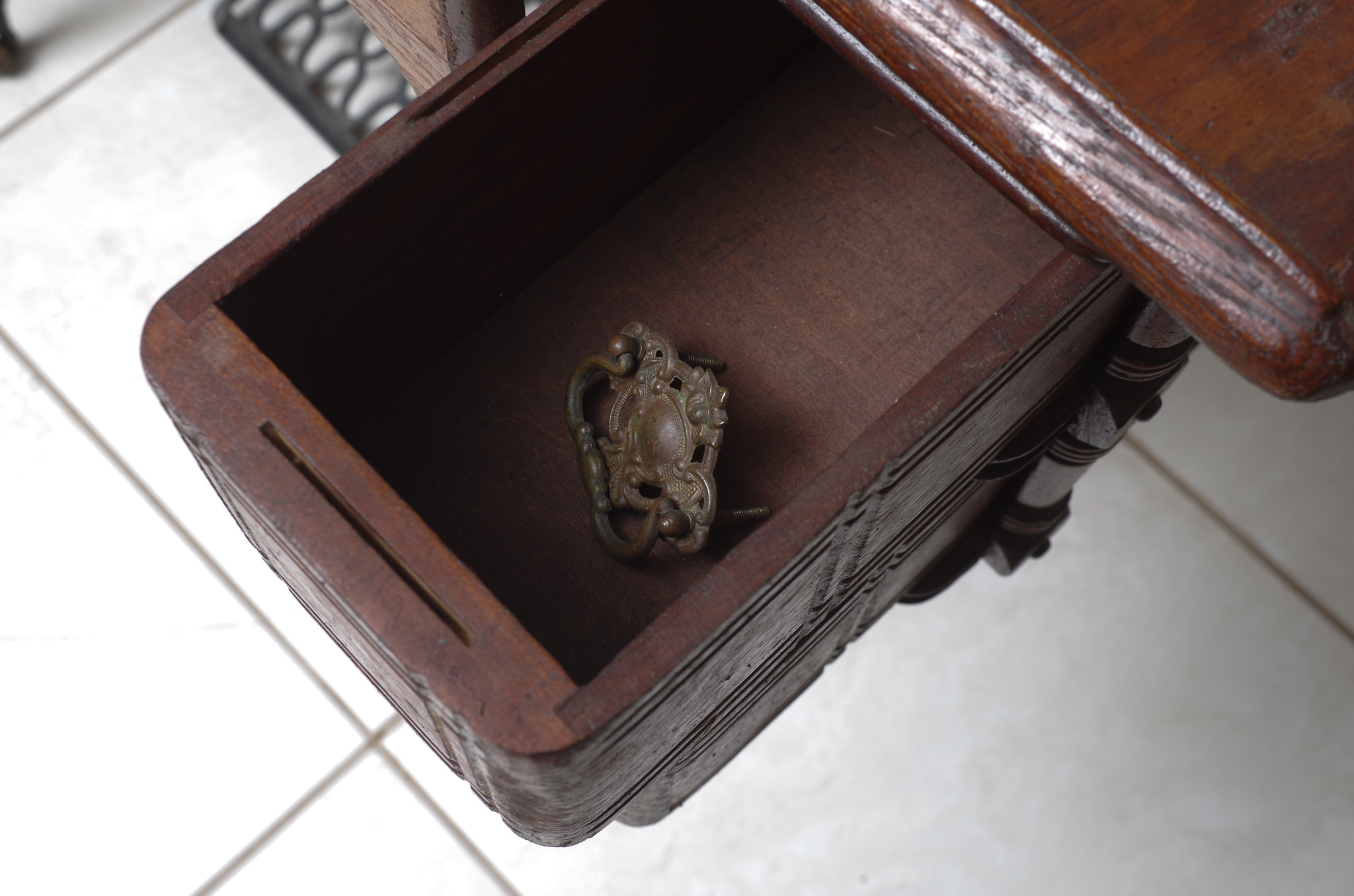 Singer Sewing Machine Table in Cast Iron Base