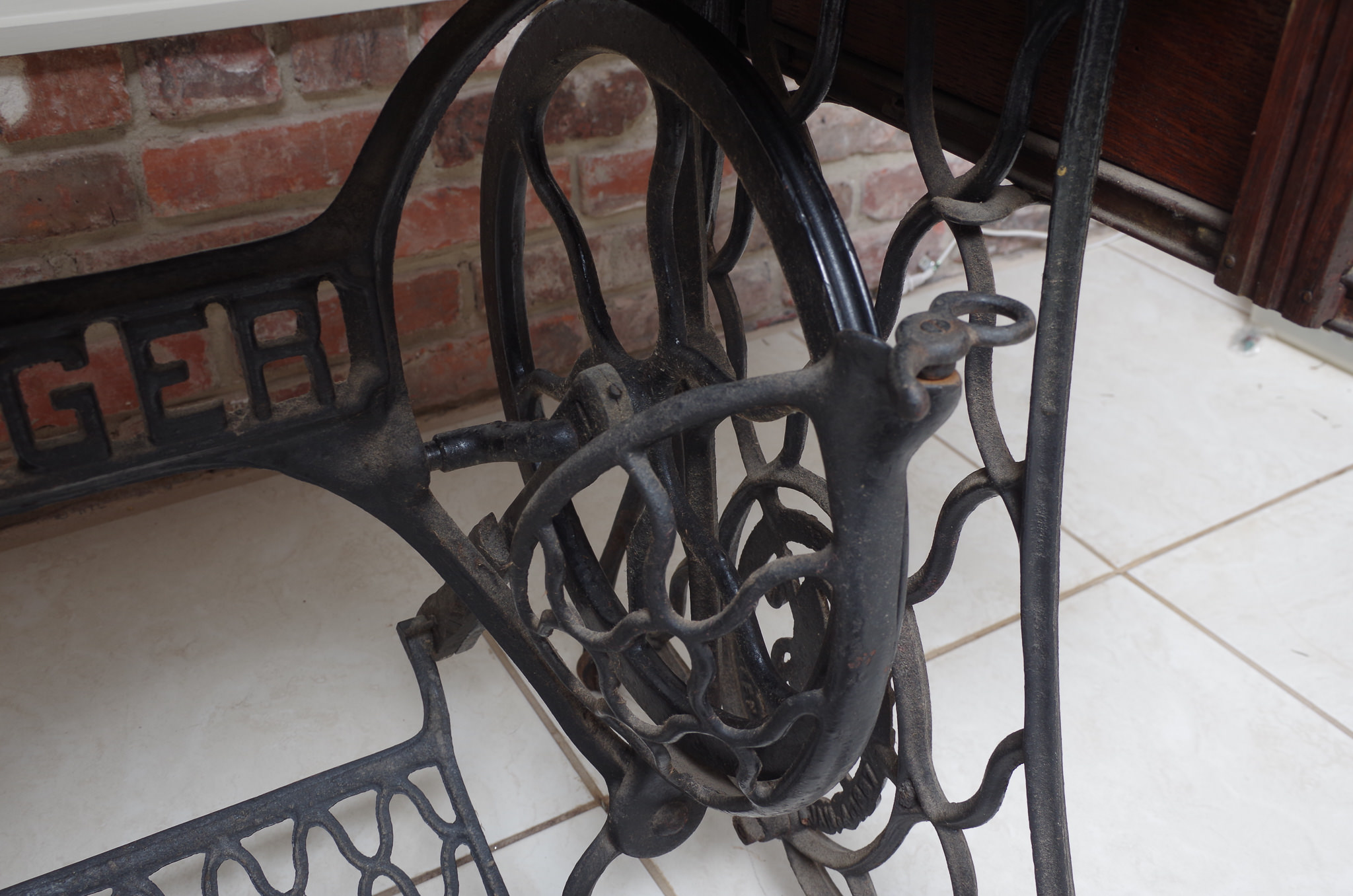 Singer Sewing Machine Table in Cast Iron Base