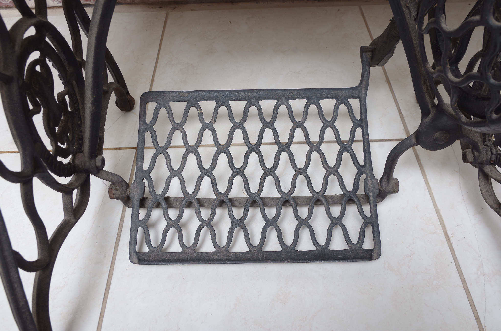 Singer Sewing Machine Table in Cast Iron Base