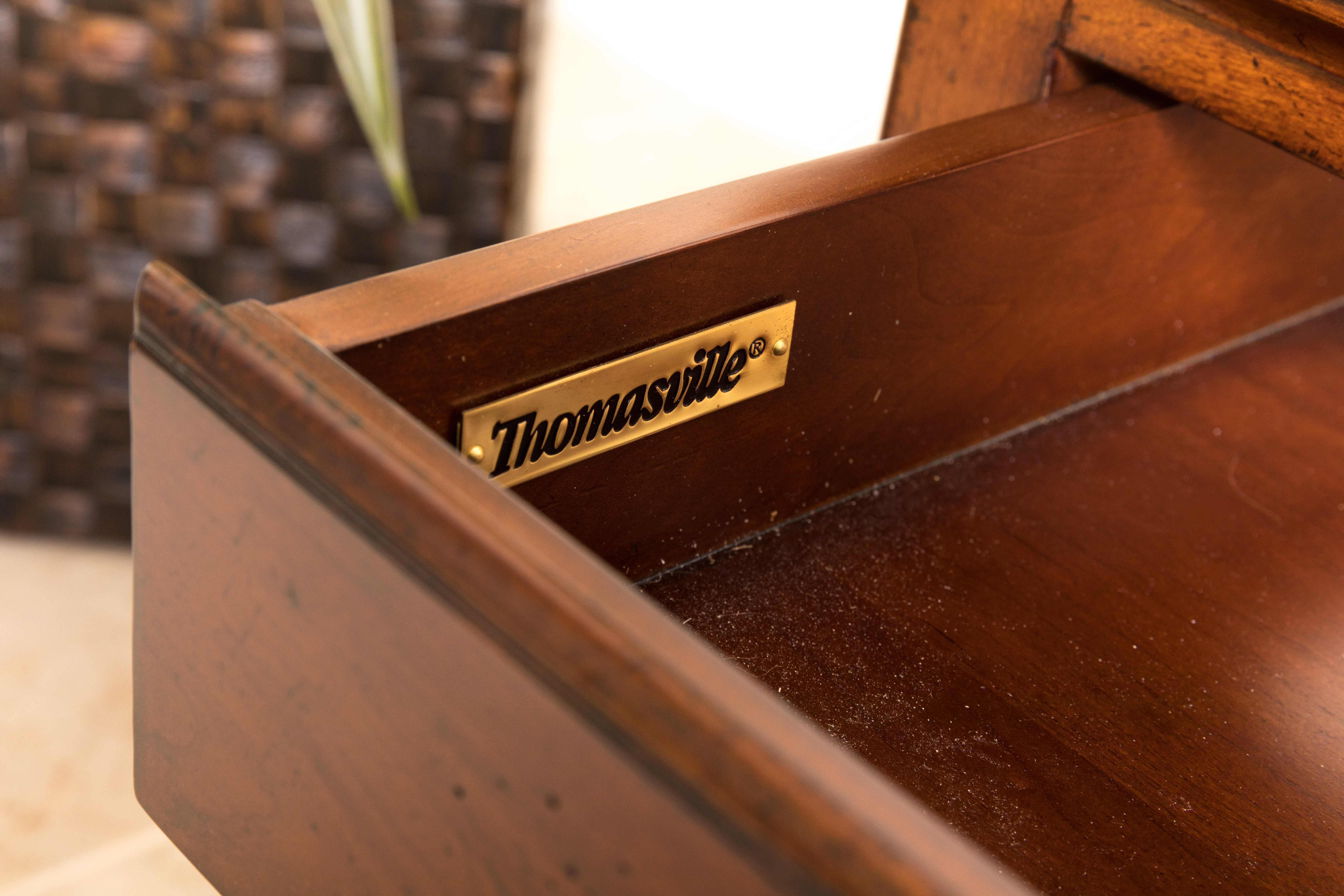 Thomasville Coffee Table With Glass Display Top