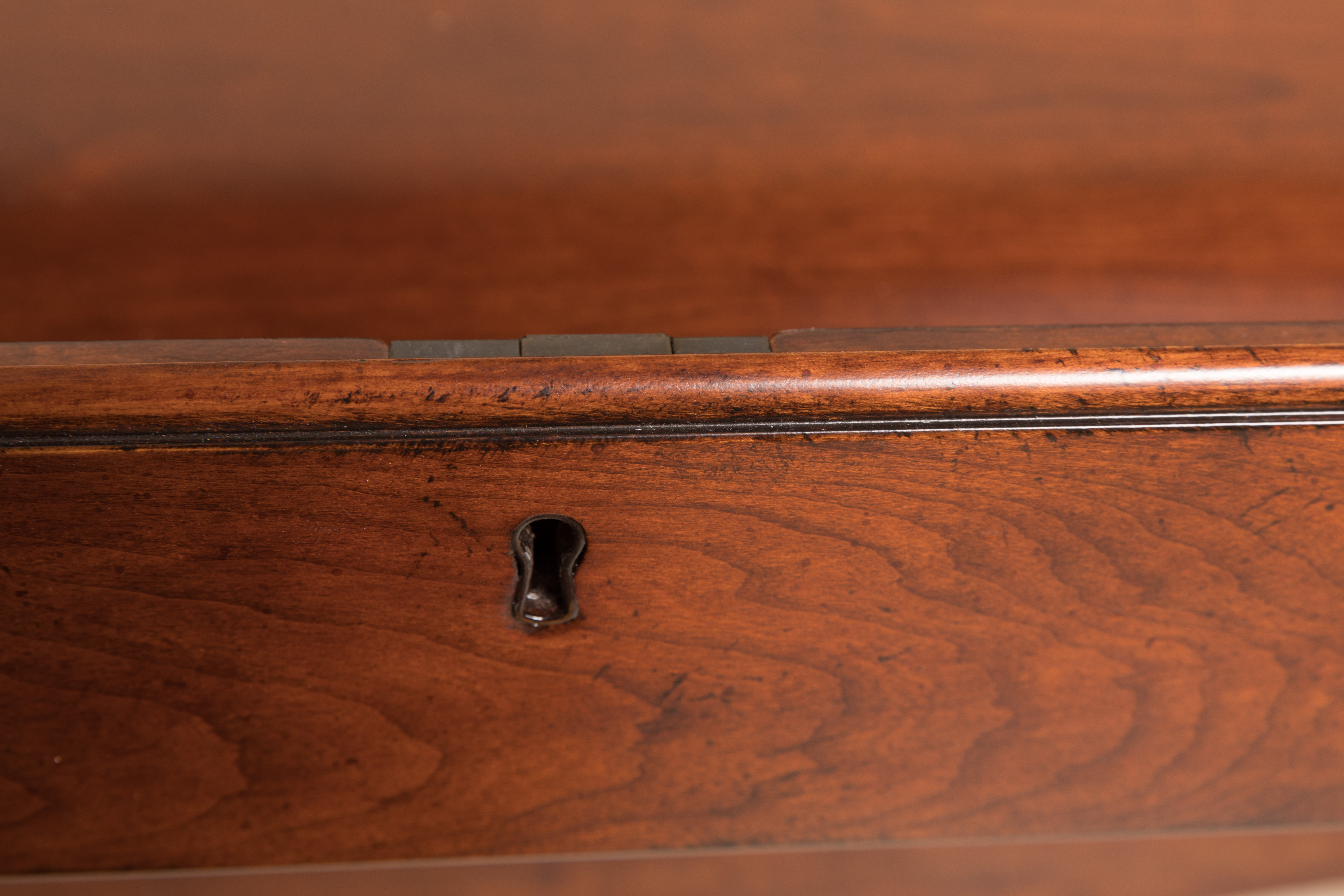 Thomasville Coffee Table With Glass Display Top